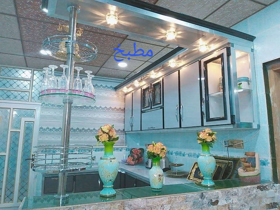 سلام عليكم بيت للبيع
المكان البراكية شارع المطار القديم مجاور باب الخروج القديمة 

المساحة 140متر طابق ونص خريطة نظام تركي سقوف ثانوية صبة الاساس رفت الصطح مسقوف كامل حمامات خارجية وداخلية السعر الستفسار اتصل عله هاثة الرقم *********** متواجد واتساب
