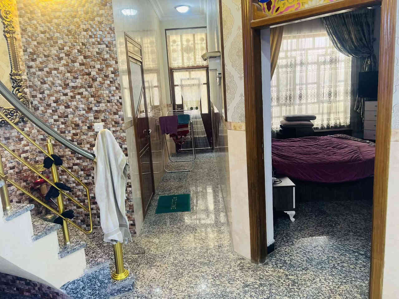 السلام عليكم   بيت للبيع المساحه 200م الواجهه 10النزال 20 بيت حديث درجه اولى موقع تجاري كريطعه مقابل الاسره طابو صرف للاستفسار اكثر الاتصال على الرقم التالي ***********
