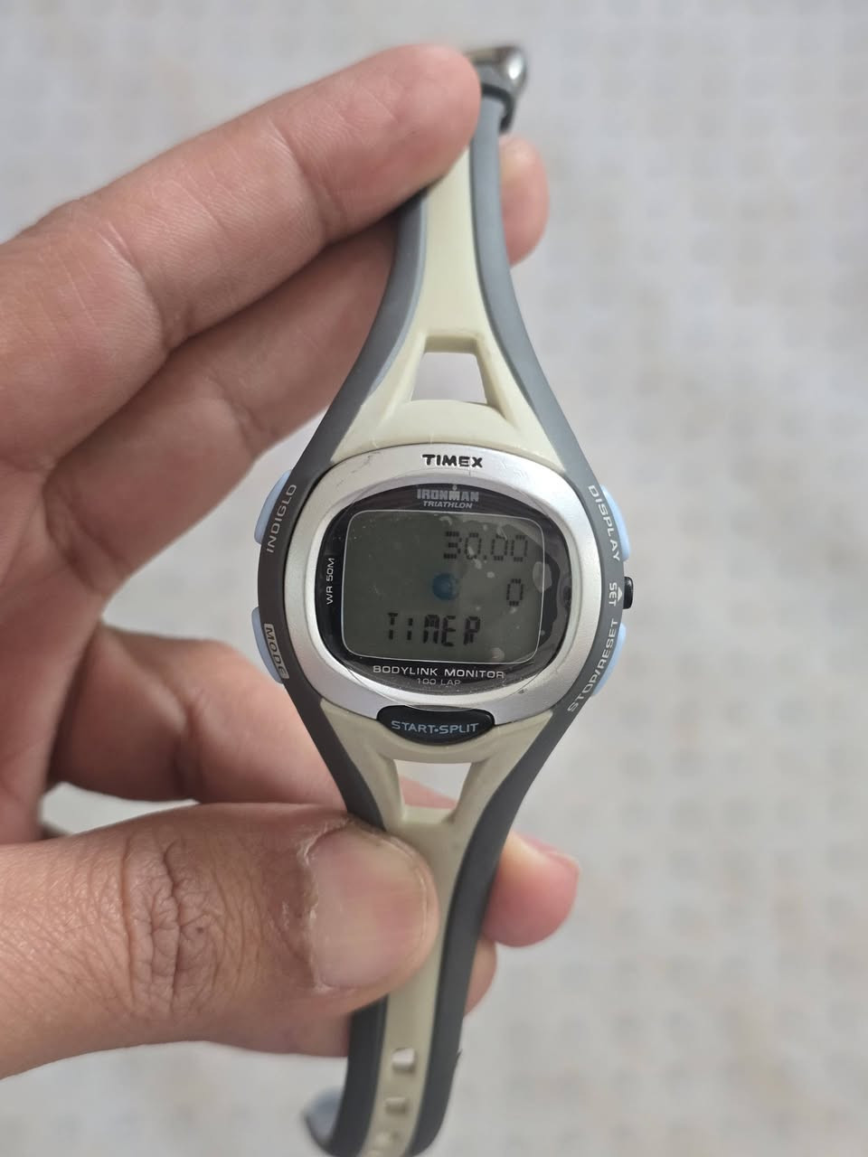 مجموعه ساعات تايمكس الرياضيه 
كل القطع باله غير مستخدم بدون مرفقات 
اقطارهن من 38ملم وجوة 
سعر القطعه 45 الف


**إذا كنت صاحب هذا الإعلان وتريد حذفه لأي سبب، رجاءا أرسل رسالة إلى الدعم الفني**