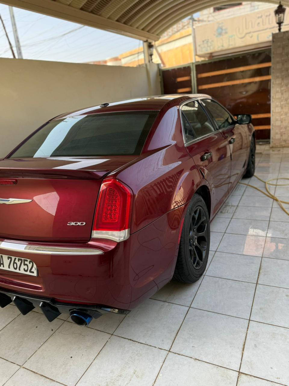 ‏السلام عليكم
‏
‏كرايسلر اوباما كنديه 300 
‏
‏الموديل : 2016
‏العداد :  . ماشيه 110
‏المحرك : V6  3.6L
‏ 
‏المواصفات :
٠ بانوراما 
‏* مصابيح امامية زنون مع LED . 
‏* ويل قياس 18 أنج . 
‏ .  
‏* شاشه كبيرة مع  GPS .
‏* كشنات جلد 
‏* مقاعد أمامية كهربائية 
‏* تشغيل عن بعد .  
‏* تدفئة ستيرن . 
*تدفئة كشنات 
‏* محدد سرعة . 
‏* تلفون بلوتوث . 
‏* كاميرا خلفية .
‏* مرايا متحسسة للاضاءة العالية .. 
‏* دخول ذكي (بصمة) .
‏
‏السياره كلين بدون حادث 
‏رقم اربيل الجديد تخم تايرات جديد السياره احلا من الصور 
‏
‏مكانها كربلاء 
***********
