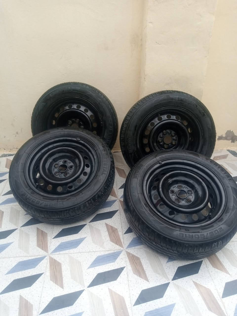 سلام عليكم ويل كورلا حجم 16 اصلي مع تايرات نضافة التايرات 70٪ السعر 225 الف
العنوان ديالى بعقوبة 

هاتف ***********
