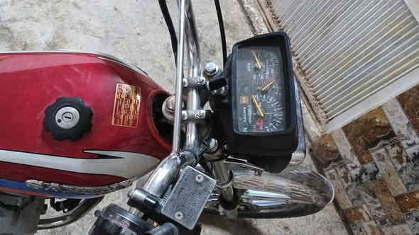 البيع 5كير سيفان موديل 2020 دراجه كلشي بيها جديد تعمير جديد ناقصه بس كهربائي يضبطها السعر 350فقط مكان تاجيات ***********
