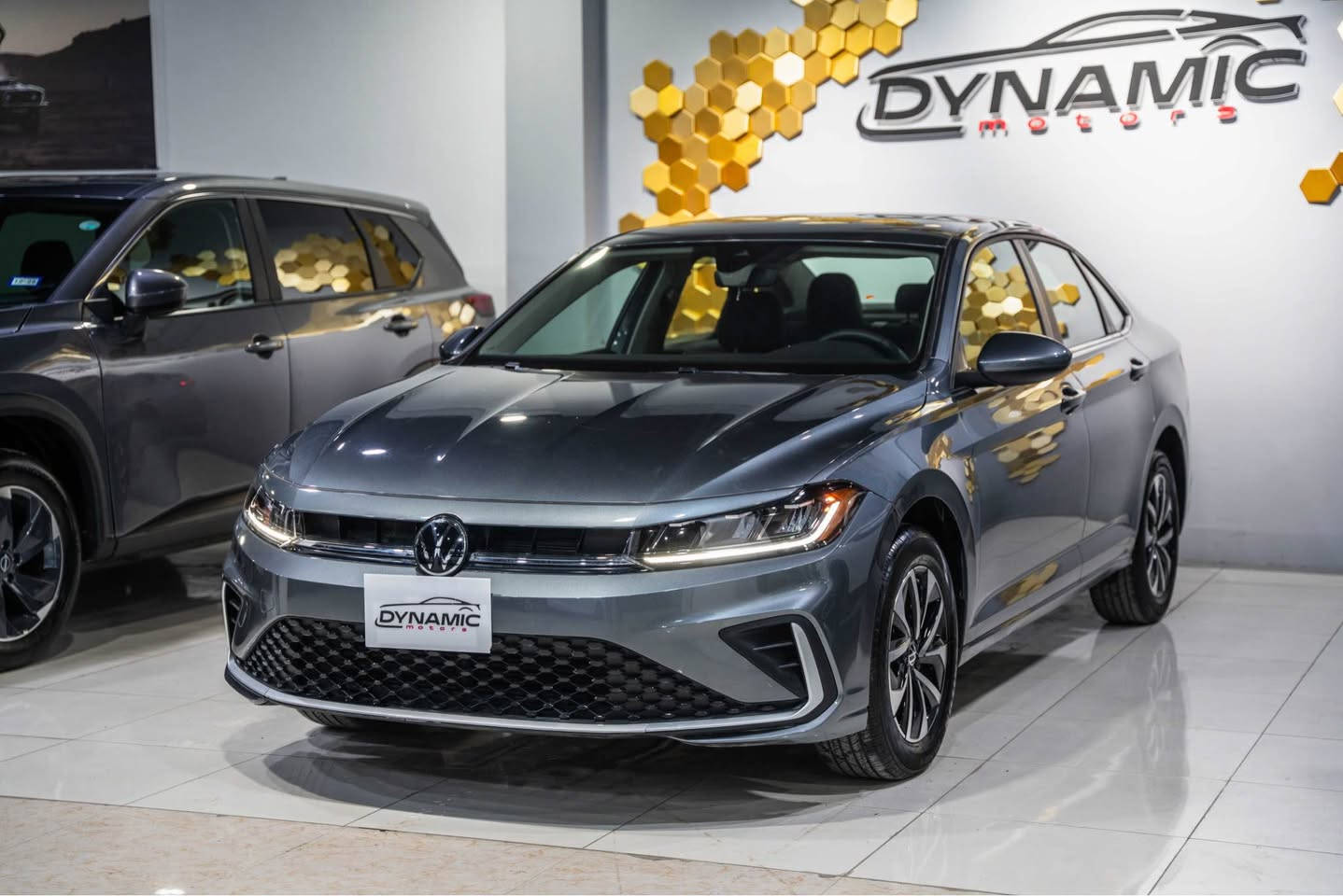 2025 VOLKSWAGEN JETTA بجم كبس سعر بلاش 168$🔥🔥🔥
موديل :2025
مواصفات : S
محرك : 4 سلندر
وارد : امريكي
عداد : 4,000ميل
صبغ : ٢ قطعة 
ارباك : كل شركة✅✅ سليم
رقم : ( موقط) ( كاتي)
ناونيشان هةولير جادةي حديد و خشب پيشنگاي دايناميك موتورز
بو زانياري زياتر پةيوةندي بكةن بة وتس اب
*********** 
============== أربيل, العراق
