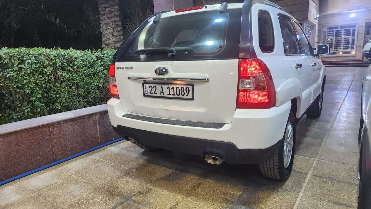 السلام عليكم 
سبورتج 2009 خليجي لون ابيض رقم اربيل سنويه جديده رقم جديد 
سياره جديده لوك شرط بدون صبغ بيها مكانين بارد فقط  ودوسه الخلفيه 
محرك كير صدر تبريد شاشه تخم تاير جديد باتري جديد سياره جاهزه
سعر 120 وبيها مجال بسيط جدا 
اي استفسار الاتصال على هذا الرقم *********** بغداد, العراق
