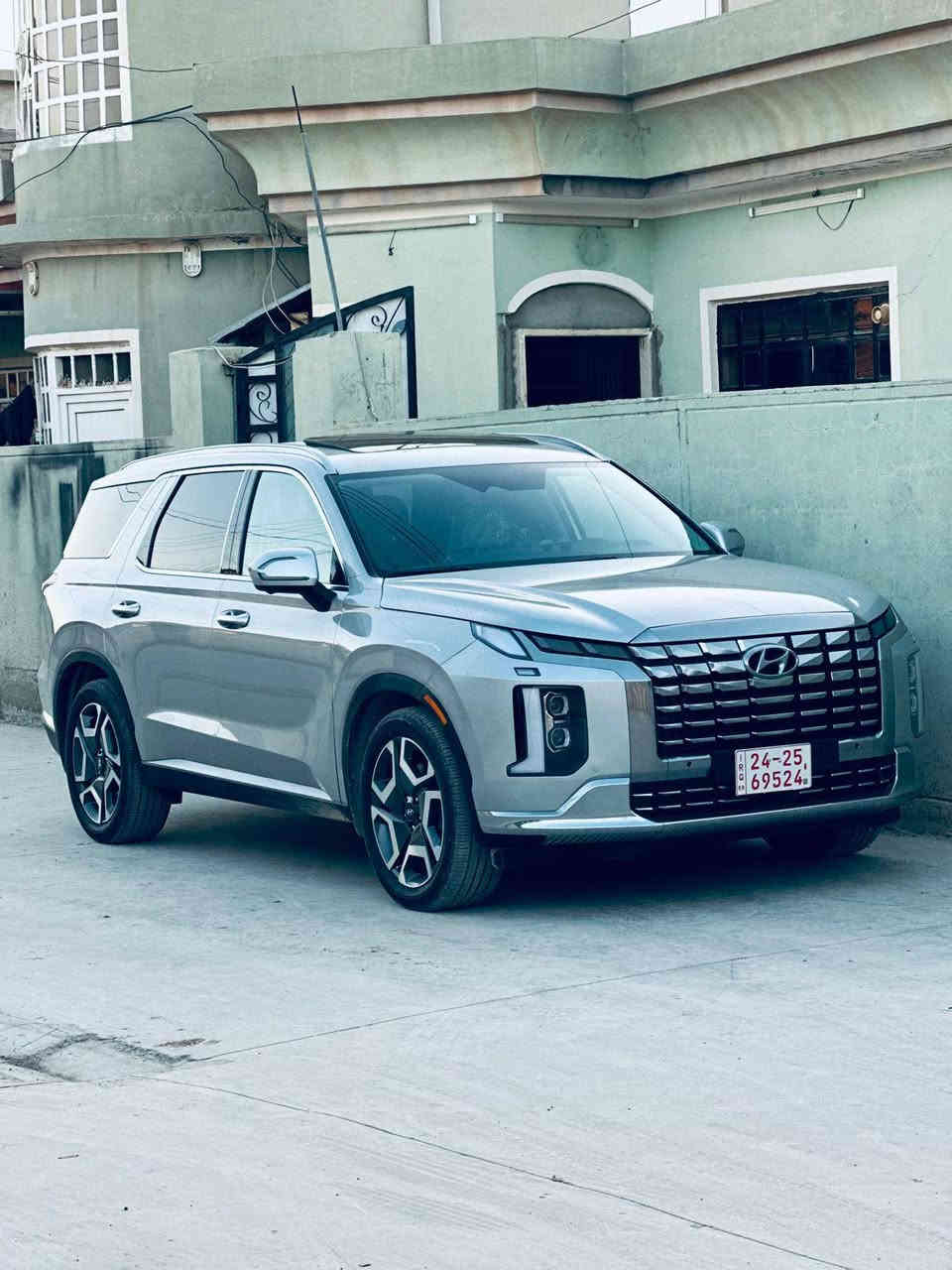 هونداي بلسايد 2023 امريكي للبيع
كلين كفاله عامه 
كشنات امامي خلفي سترين تبريد تدفئه 
كشنات خزن 
٥ كاميرات ٣٦٠ درجه 
رادار خلفي امامي + حساسات 
٧ راكب 
متروسه مواصفات
من يرغب بشراء يتصل على رقم
***********
