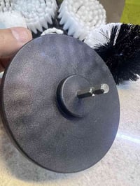 عدة تنظيف • ٩ قطع • مختلف الأحجام