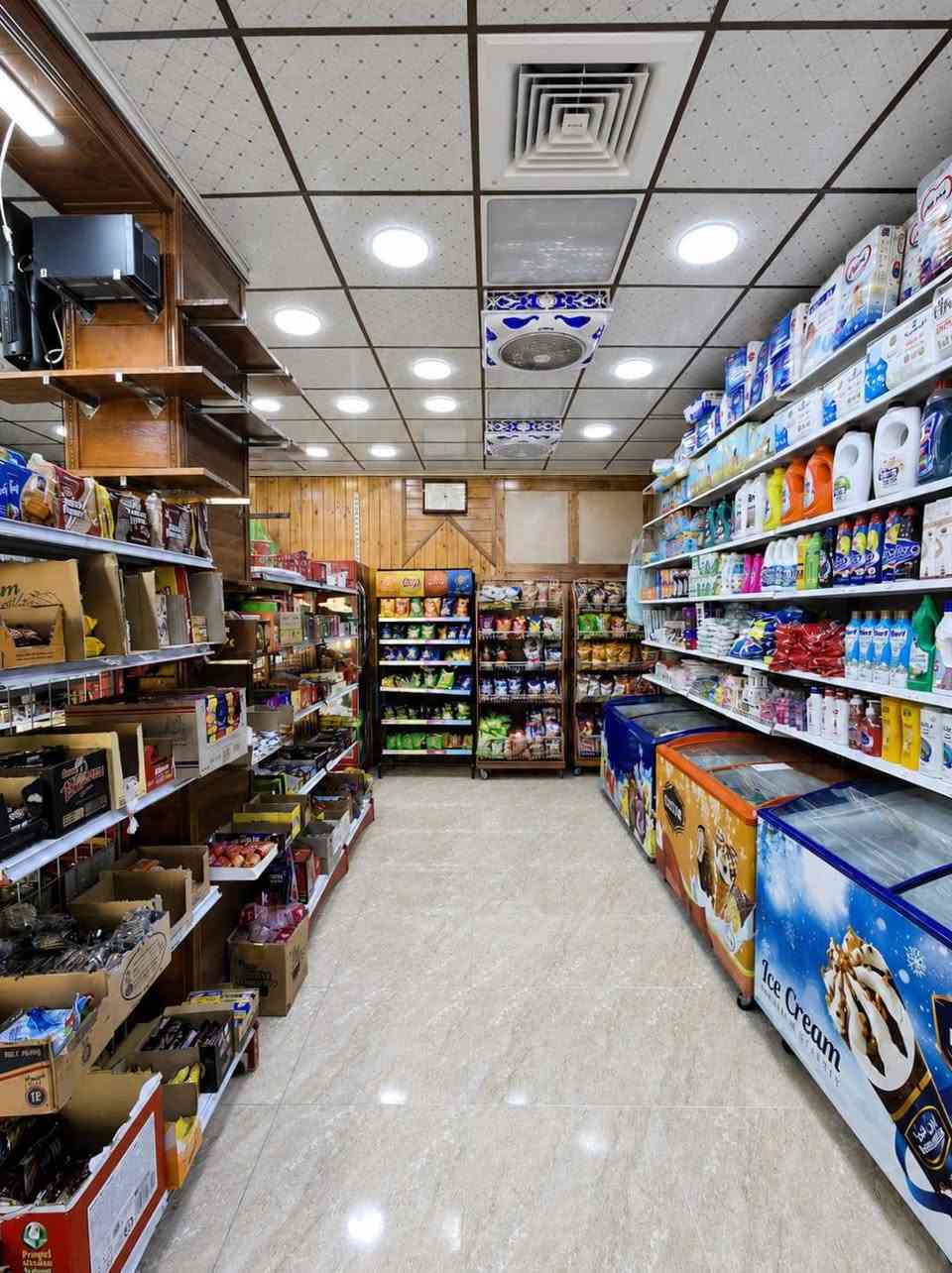 📢 فرصة استثمارية مميزة

أسواق (سوبر ماركت) متكاملة معروضة للبيع

📍 العنوان:
بغداد – شارع فلسطين – تقاطع الصخرة – قرب شركة الوسيط.

✅ موقع حيوي ومميز 
📞 للاستفسار والتواصل: على الرقم
*********** ابو سيف *** والاستفسار عن التفاصيل يرجى الاتصال على الرقم أعلاه.
