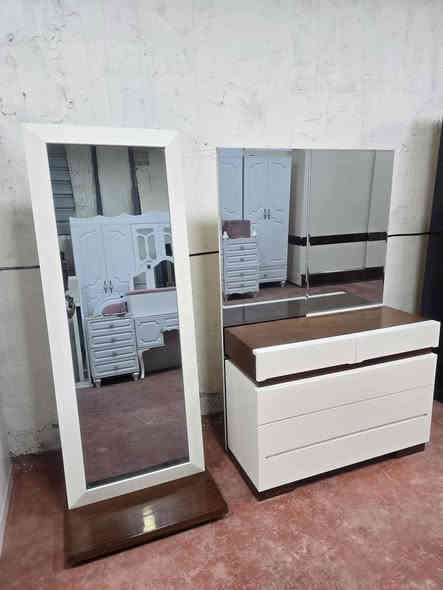 غرفه ترڪي مستخدم 💗
8قطع 💗
نضافه 95💯
نضام سلايت💗 
نضام هايدروليك 💗 
ضهر بلوك  💗
السعر  700قفل 💗
مع شد🪛 ونقل 🚚  مجاني💯💯💯

***********
