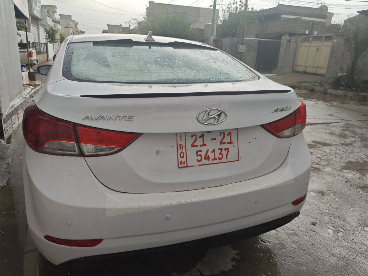 هۆندای ئاڤانتێ ٢٠١١
علوج گێڕو مەکینە و براوەی بەشەرت
کوشن هیتەرە بەسمەیە
فول فول بەس سڵایت نیە 
هەموو جوانکاری بۆ کراوە
شوێن ڕانیە 
***********
