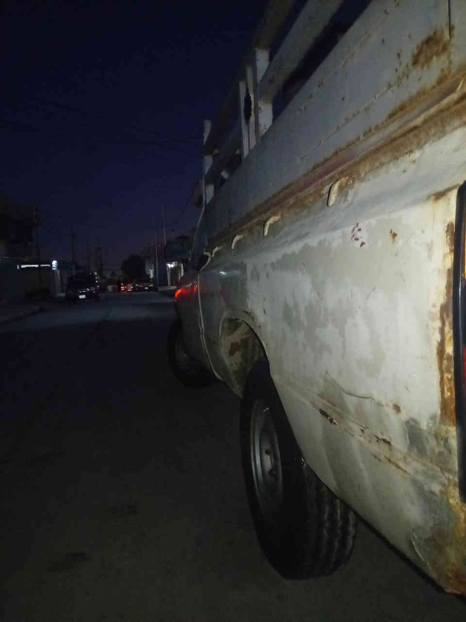 السلام عليكم بكم موديل 80كربون بانزين مكينه بيه اثر تبخير كير شرط سياره نضيفه مل جنيه ويرمنيه كله شغاله سياره كدام العين ماء بيه قطرت اخياس و كشره نضيف بس يردله بخه جماليه شرط التحويل مكان موصل حي المامون السعر 21وبيه مجال الطيبين رقم الهاتف ***********
