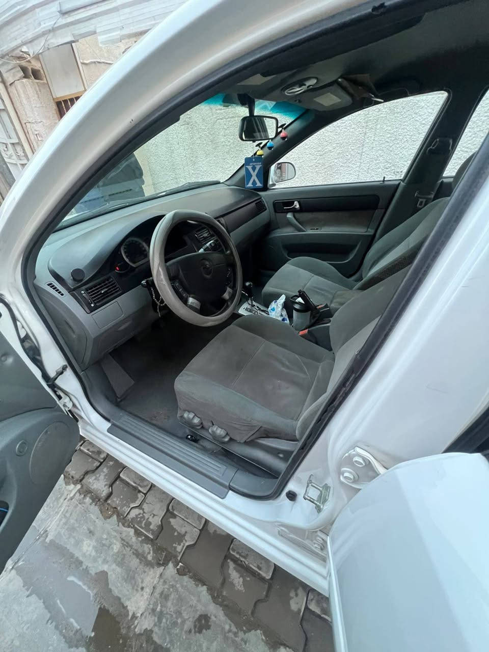 سلام عليكم
مرخصة الادمن 
اوبترا ٢٠١٤ رقم شمالي
١٦٠٠ محرك
سياره خير من الله تخم تاير جديد صدر امامي خلفي جديد تبريد ثلج السياره صلاوات مفوله وللعلم السياره مكينته جديده ما صالي شهر من شادها من محلات الذهبي غني عن تعريف 
السياره وارد خليجي بيه تصليح بل جاملغ الي وره السايق بس بل هلال مو الجاملغ كله وبيه طخه بل قماره تخريب مو دعمه 
صلحته ورشة ربع القماره 
مختصر الكلام السياره خير من الله 
السعر ٩٥ وبيه مجال للطيبين
رقم:***********
اثير:***********
