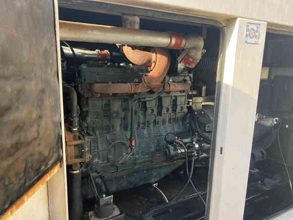 دايو دوزان بلادي مولد كاتم بم كهرباي توليد300 كيفي بلادي لمولد شرط لحمل 
سعر130 ورقه وبي مجال 
***********
