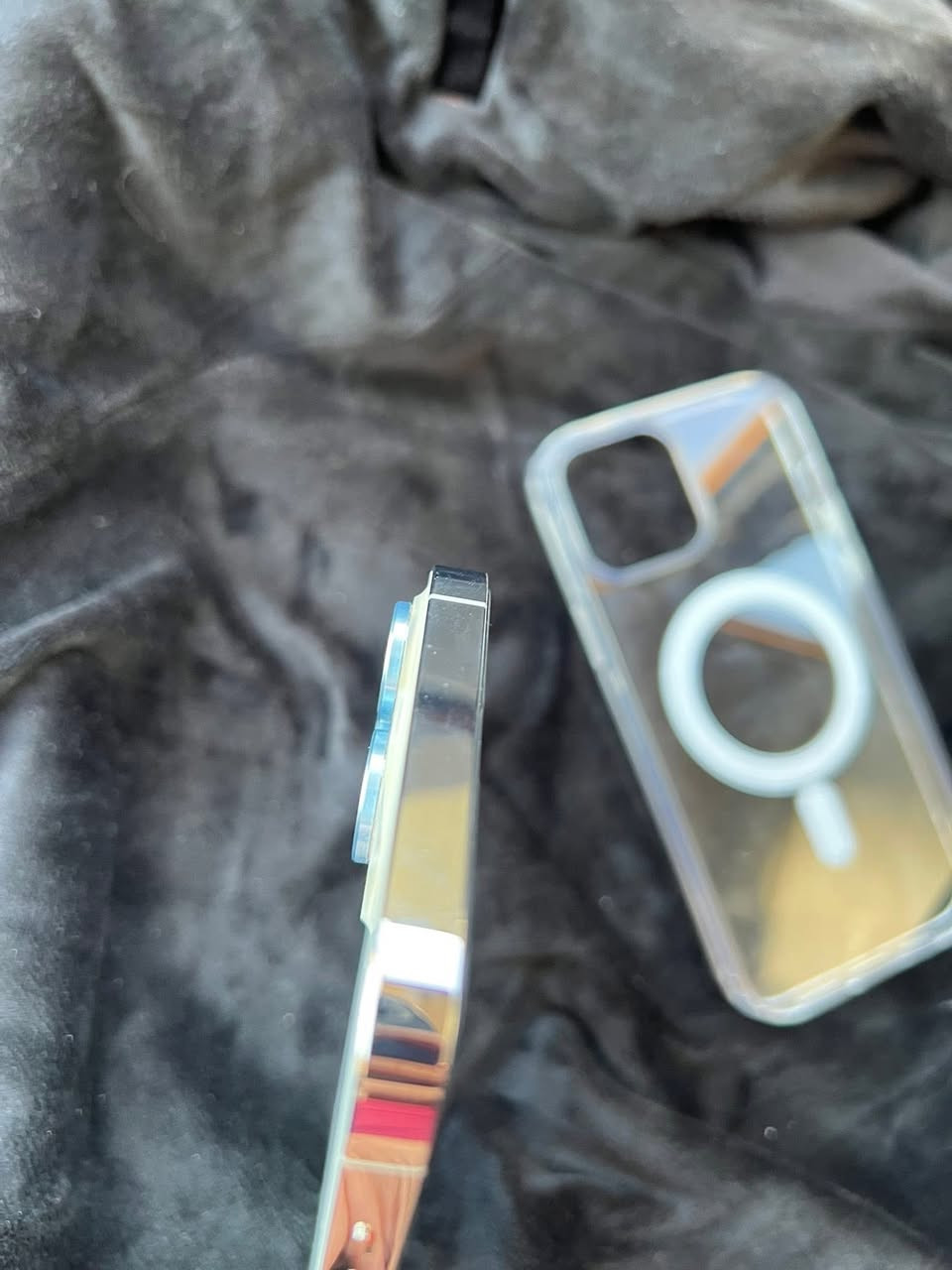 سلام عليكم للبيع ايفون 13بروماكس الجهاز النضافه مالته 100 كارتون ويا مطابق ولجهاز وكاله ولا مفتوح وفحص وين ميعجبك ذاكره 256 بطاريه 84حقيقي الون الابيض المميز السعر قفل قفل 700 مكاني بغداد شارع الكفاح رقمي ***********
