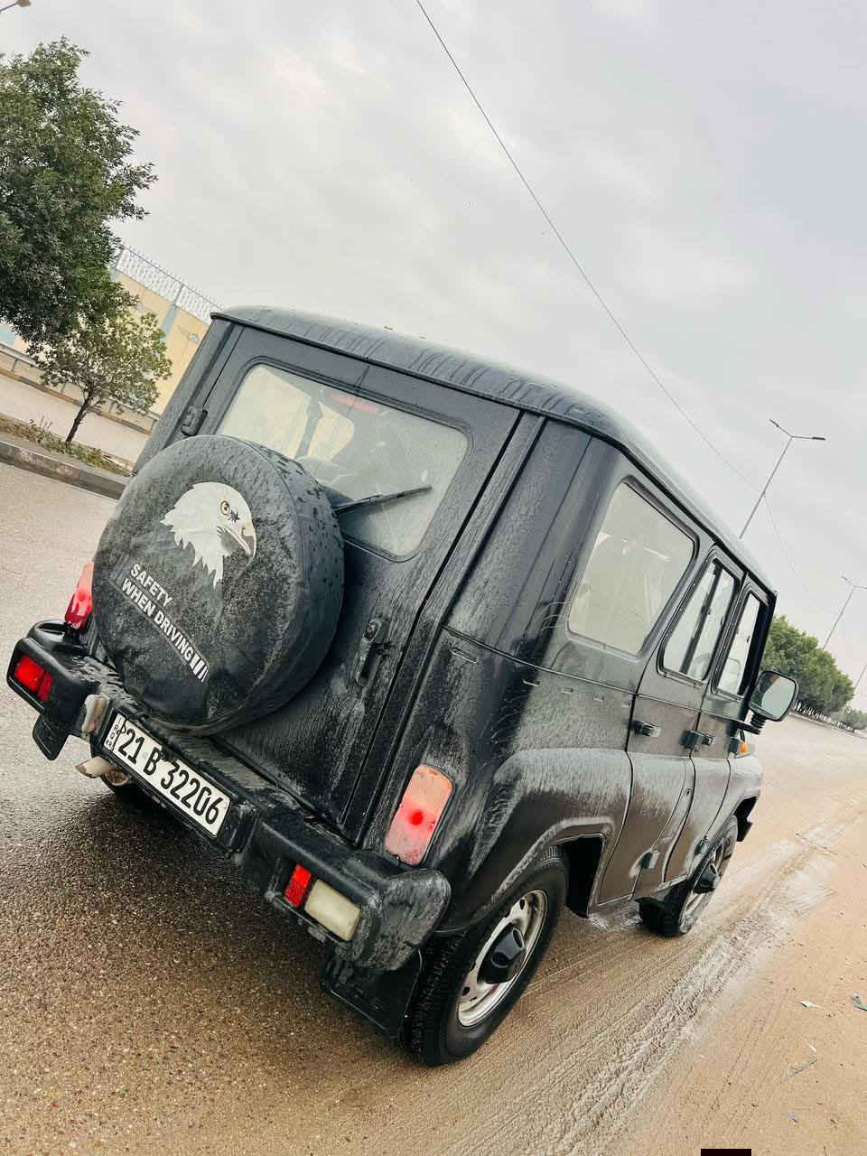 السلام عليكم واز جيب روسي للبيع موديل 2017 ماشيه 54 ألف السيارة شركة جديدة ومكفولة من الدعامية للدعامية سونارين وياها
مكينة 2700 روسي دهن كله وكالة 
گير عادي وفورويل بلاد  بيها شلعه تخبل
السيارة محدثة اضافات بيها هواي تبريد ثلج وي السويج كاميرا شاشة ايباد اصلي كاميرا خلفية كاميرات محيطية 360 درجة شاشة اضافية عالمري الداخلي داش كام اصلي منظومة كاملة شباك بلاد وشباك اضافي تحديث جديد غرفة السيارة بالجيس جديدة تخم تاير جديد باتري جديد مرشات ماسحات جدد السيارة بيها صفارة police اصلية وانذار كاملة وسماعة خارجية منظومة سماعات جديدة ودمام سستم كامل مظخم صوت حماوة ربع بالشتاء وجوه النص بالصيف بشهر تموز تفتح تبريد حماوة نص لو أقل النص بعود شخاط مروحتين اضافيات خارجية ماي راديتر زيتي السيارة صافية تخلي عليها كلاص ماي ما يتحرك رقم شمالي سليمانية مداور ثاني يوم صفر غرامات وياها برد كويتي تظليل معتم 100% وبيها عدة كاملة وغراض احتياطية للسيارة 
ترايك من الفاو لزاخو (السعر 85$) وبيها مجال قليل مكان السيارة محافظة النجف رقم الهاتف *********** بي واتساب ومفتوح مجال قليل حك الجيه
