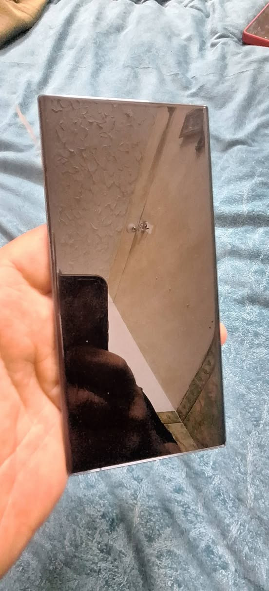 السلام عليكم رمظان كريم للبيع سامسونج s23الترا جاهز نظيف شرق اوسط ناظافتة 100\100 بدون ملاحقات الكرتونة ظايعة الزكات الشركة الصفح بعدهن بي ذاكرة 512 السعر 825 بي مجال قليل  العنوان بغداد الاتصال على هاذا الرقم ***********
