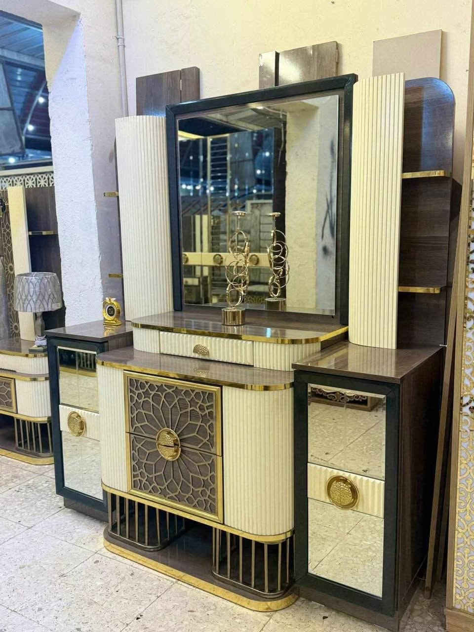 غرفه تركي 9 قطع ماركه اصليه  نظيفه واصل شد او نقل


**إذا كنت صاحب هذا الإعلان وتريد حذفه لأي سبب، رجاءا أرسل رسالة إلى الدعم الفني**