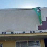 اخواني هذا البيت للبيع (ملاحظة *  )مساحته ٢٠٠ متر للبيع البيت قرب مدرس...