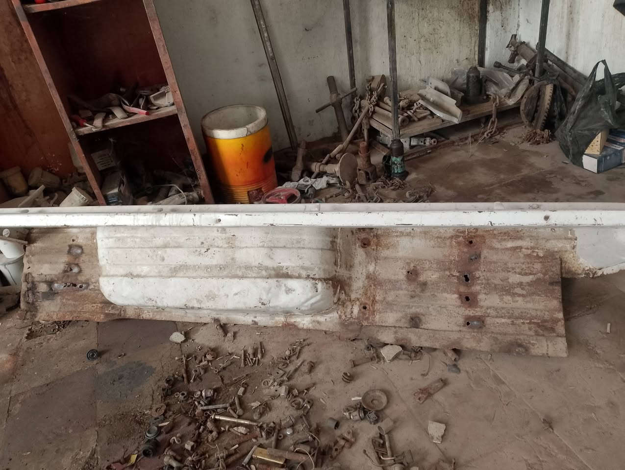 السلام عليكم عندي غراض بيكم  للبيع85 باب اليمنه وبنيد وصفحهت بدي اليمنه كامله الي يفيدنه يخابر مكان بغداد البياع ***********
