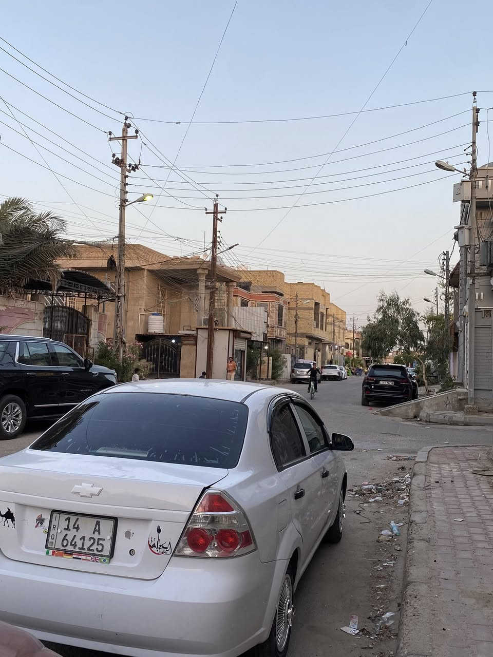 افيو مديل ٢٠١١ سنويه ٣١ رقم دولي راعيها يريد تحويل مكينه ١٤٠٠  مفتوح كير ومكينه وحداديه حلوات ناقصها بس تبريد بيها صبغ حزام بيها ضربه بالصندوك زغيره 
السعر ٥٠ مكان البصره.     ***********
