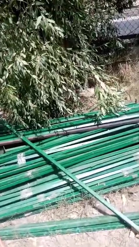 جادر للبيع 14 طراحيه و11 قوس للتواصل الرقم ***********
