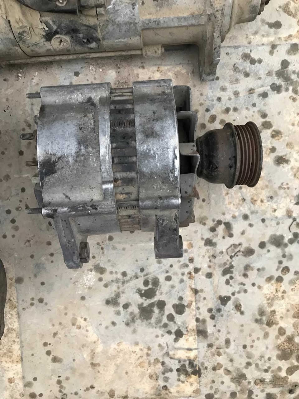 السلام عليكم
ادوات رينو 420
تاروسة + سلف عدد 2 + داينمو + طاحونة + تخم كامل انجكترات وكانترول بيع حديد ، 
مكاني الديوانية وعندي توصيل 
***********
