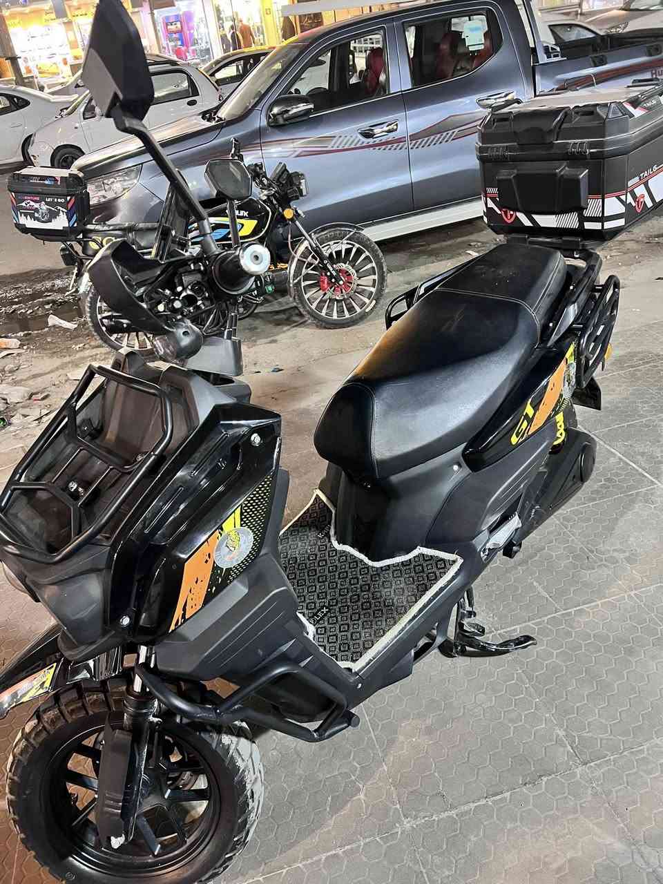 السلام عليكم داجه اباتشي جديده شوفت عينكم
6 بطاريات 

قفل ستيرن 

انذار سرقه 

لايت عالي ناصي 

ملف 3000 

باقي المواصفات معروفه

مكاني البياع الشرطه الرابعه 

***********

متواجد واتساب وفيس
