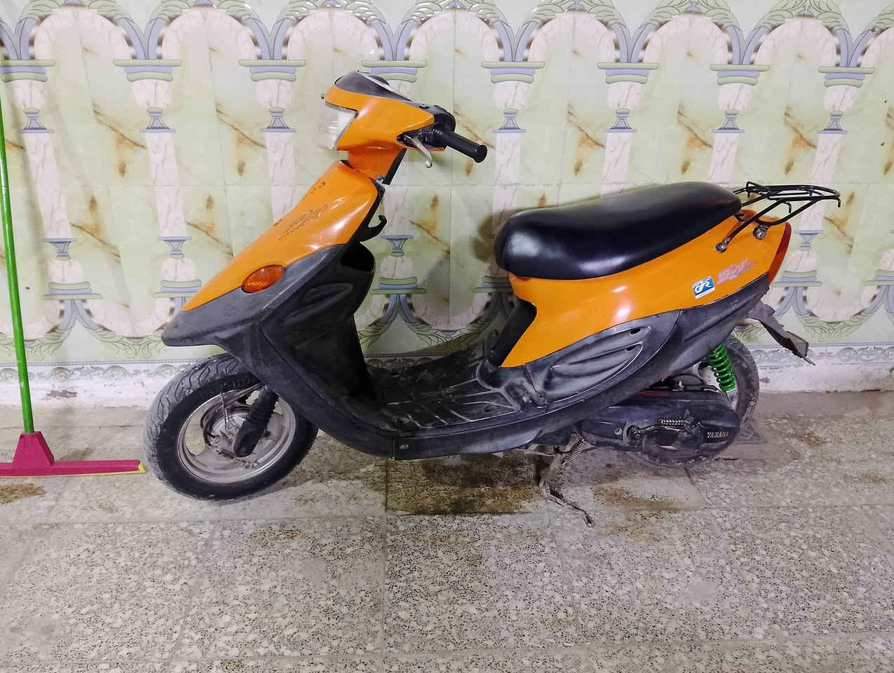 السلام عليكم اخوان دراجه تسع ظروف السعر 450 العنوان ميسان العماره ام غرب الشيشانى رقم الهاتف ***********
