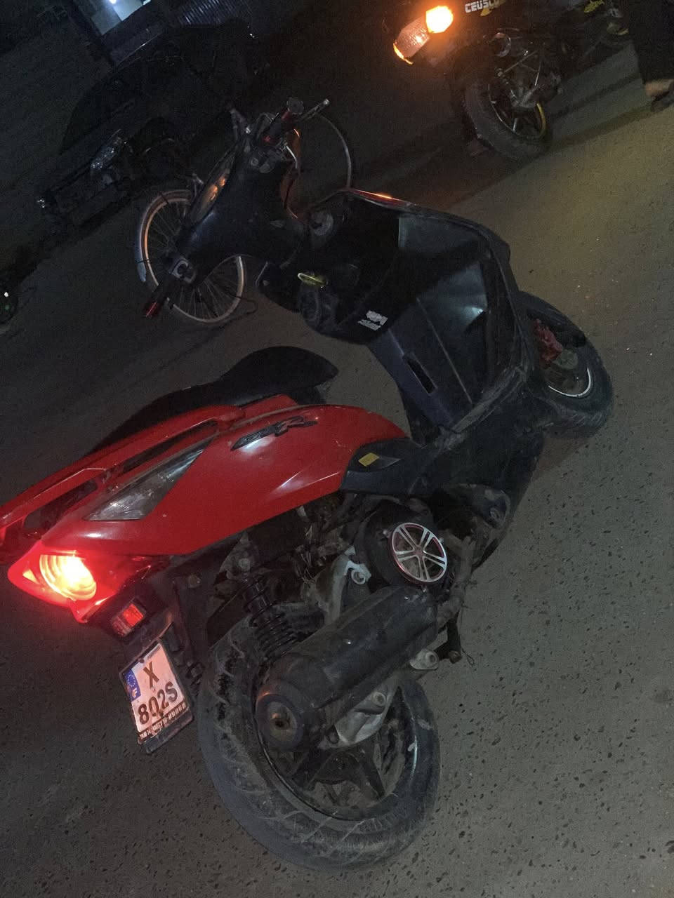 ثعلب
كوم حديد شغاله نكره سلف بيهة نقوصات  بسيطه  جبنه طاكه وصوت تفيلس بسيط السعر 275 وبي مجال الدراجه غراضها كامله قبق هندر وحاضن كور كلهن كاملات
المكان الشعله 
الرقم:***********
