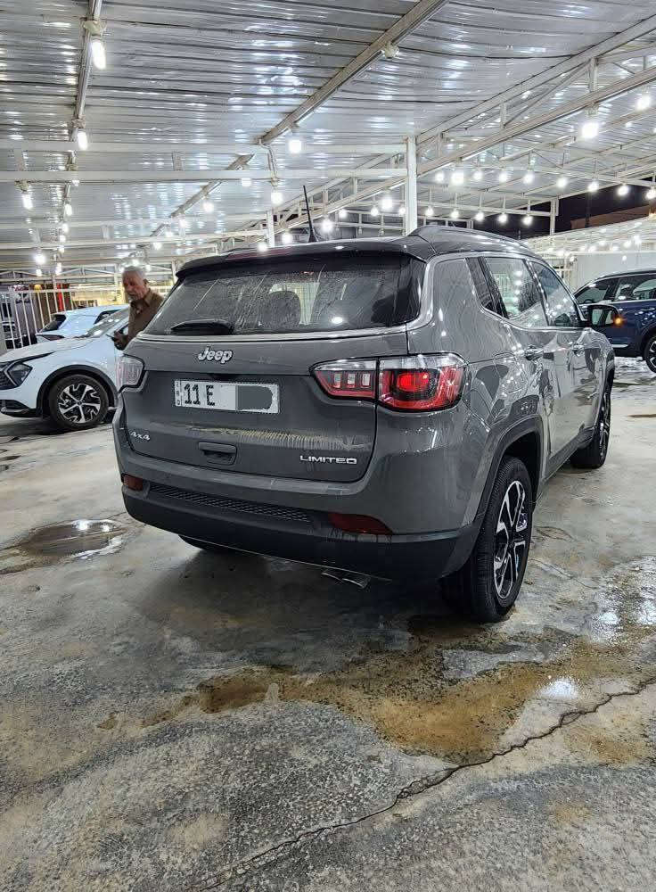 السلام عليكم
للبيع فقط 
 نوع السيارة : جيب  Jeep اللون اسمنتي (سموك) مميز وقماره سوده 
 موديل السيارة : كومباس  Compass
 الفئة :  لمتد 
 سنة الصنع :  2022 
 عداد المسافة : 39 mi

 المواصفات : 
• حجم المحرك : 4 اسطوانات  سعة 2.4L المرغوب بانزين كله عادي 
 مو مثل موديل 23 يجي تيربو 

• بصمة تشغيل : يوجد
• كاميرا : يوجد
• شاشة : يوجد
• نوع المقاعد : جلد كهربائي تدفئة 
• حساسات .
• رادارات 360 درجه 

 الحالة : مكفوله من الصبغ والتبديل الضرر كما موضح في الصور جامه وحافة القماره سياره بجم كبس برغي ممفتوح بيها بحالة الوكاله  ورقم الشاصي مرفق  . تعديل بارد وتكحيل فقط .

 رقم الشاصي : 3C4NJDCB5NT104663

    مرقمة بغداد باسمي  الدولي الجديد 
ومشروع وطني ، مكفوله من قطرات الصبغ والجلخ والرصعات 

اخوان سياره جديده وحدثها جدا بسيط لتقارنوها بغيرها وكلشي بسعره 

 للاستفسار اكثر عن التفاصيل مراستي خاص.
 السعر  ١٧٠ 
 العنوان : الديوانية .المركز
تفضلوا بقبول وافر التحية والتقدير  .


**إذا كنت صاحب هذا الإعلان وتريد حذفه لأي سبب، رجاءا أرسل رسالة إلى الدعم الفني**