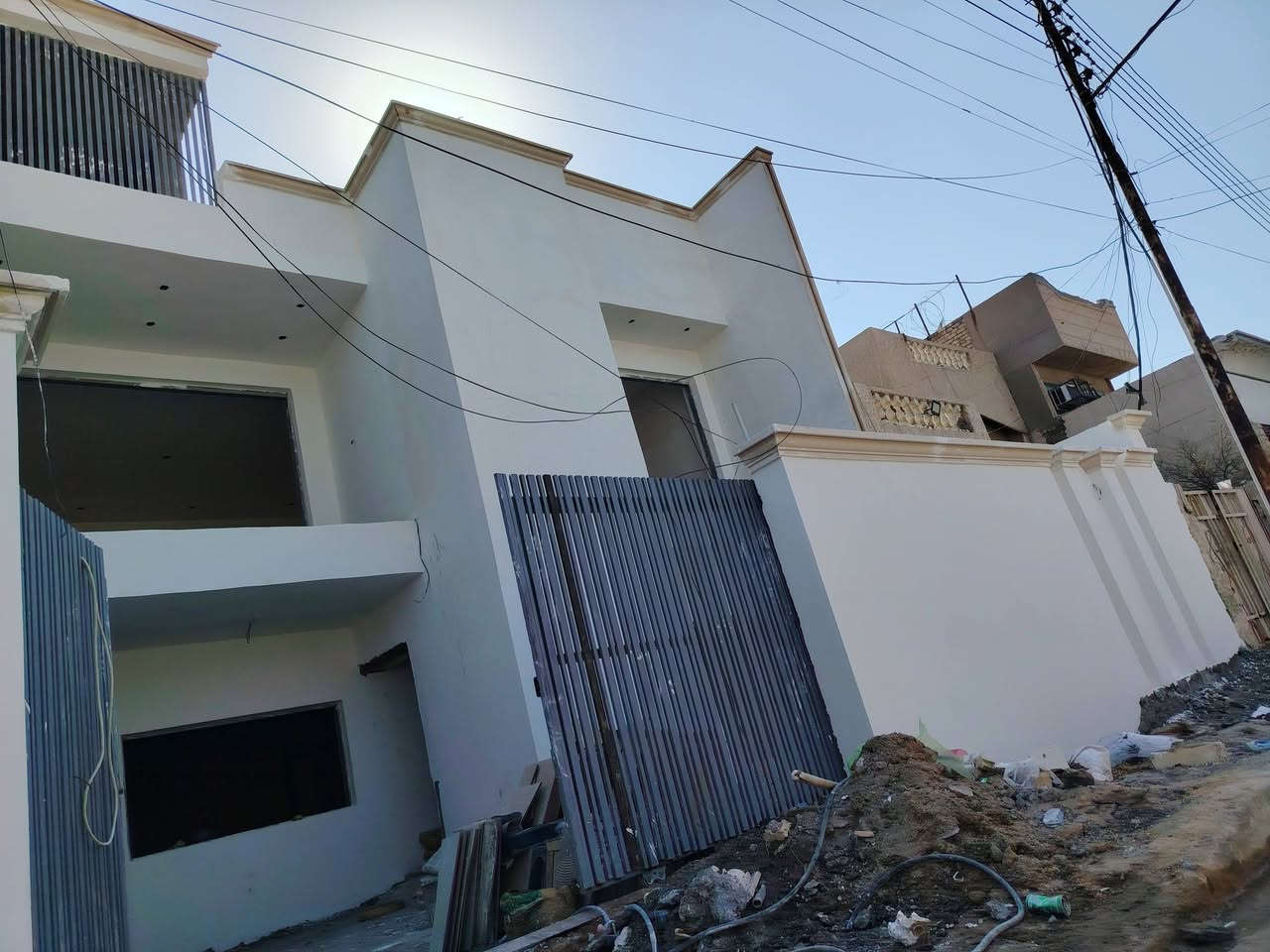 سلام عليكم خلفه لبخ متوفر
لبخ اسمنت. واجهات تطعيم بورسلين +طلس لبخ ناعم 
***********
*********** بغداد الكرخ فقط
