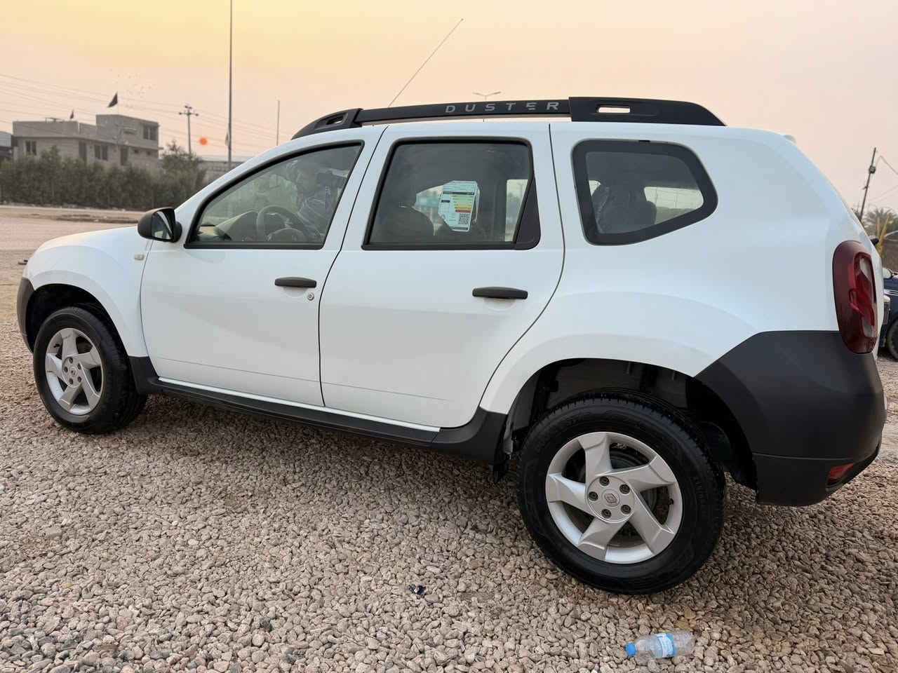 رينو داستر  موديل 2018 وكاله
محرك 2000 المرغوب

ماشيه ٨٥ حقيقي

نضيفه جدا 

ع ايد وحده لسياره ممتعوبه 

مكفوله من لصبغ وتبديل قطره صبغ مابيها 

بدون دواخل وايرباك كله وضع شركه

بيها فقط طختين بسيطه ع وضعها ابيعها 

سبيرها مانزل من مكانه ابد بعده جديد مال شركه

تايرات تخم جديد

مكانها بابل 

رقم الاتصال 

***********
