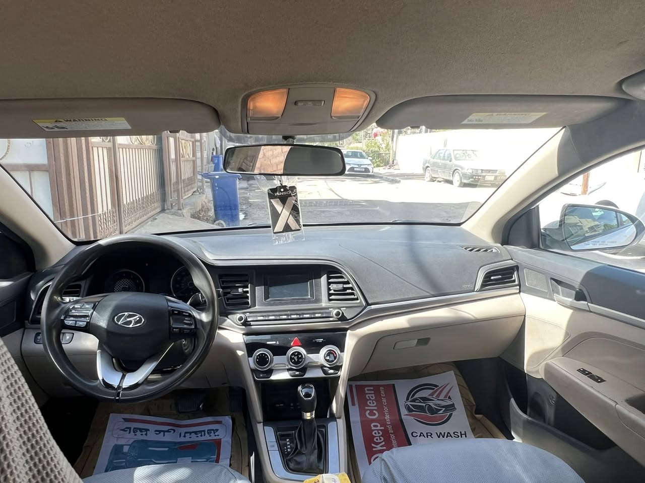 السلام عليكم
النترا رقم بغداد وارد امريكي المديل 2019 اللون صدفي 

الحادث جاملغ خلفي وربع الصندوق الصبغ صندوق وجاملغ خلفي وتعديل بسيط  للدوسات بدون ايرباك محرك 2000 دوش كير AT كير ومحرك مكفولات شاشه صغيره وكامره دواره

السعر(135) وبيها مجال بسيط  

مكان السياره البلديات الرقم/      ***********
