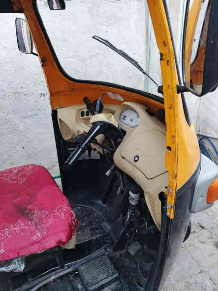 السلام عليكم تكتك بياجو للبيع مرقمة رقم كامل تكتك شغاله خير من الله موديل 2022 السعر (مليونين ونص) العنوان بغداد -الدورة الشراي يتصل ***********
