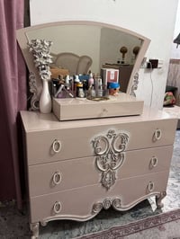 غرفه تركيه سبع قطع  اصليه نضيفه جدا السعر 700 للاتصال07706981621