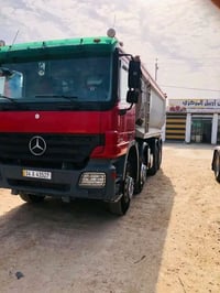 شاحنة • للبيع