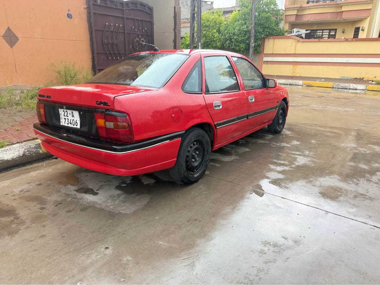 اوبل فكتره 20 موديل 1990 سياره نضيفه ونصبتها حلوه ورقمها اربيل انكيلزي ضررها فقط باب السايق ومبدله بلادي سعر السياره 35وبيها مجال  للستفسار اتصل *********** كركوك, العراق
