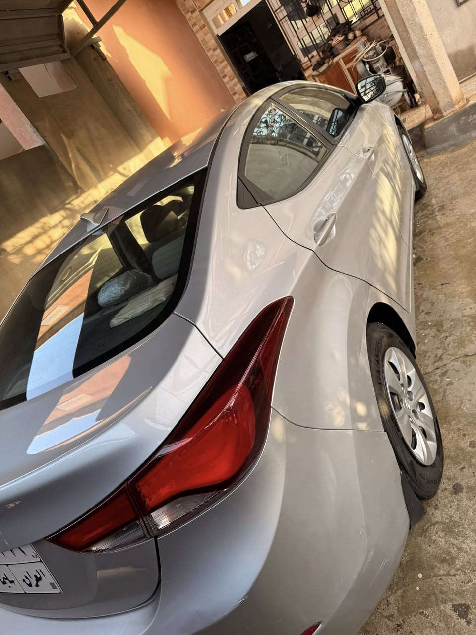 سلام عليكم للبيع هونداي النترا موديل ٢٠١٦ 
وارد كندي كير اوتماتيك محرك ١٨٠٠ 
رقم سليمانية شرط تحويل سنوية ساقط 
كير محرك كلها بلشرط 
صدر جديد اربع تايرات جديد 
كهربائيات كلها شغال        دفتر بانزين موجود 
صبغ قطعتين بدون دواخل مكانات بارد قليل 
تبريد شغال  
سيارة باقي على وضع شركة 
سعرها ١٠٥$ 
رقم موبايل ***********
مكاني كركوك
