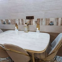 ميز طعام • ٦ كراسي