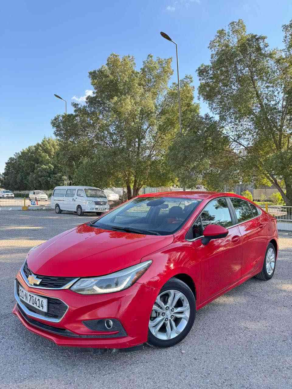 كروز موديل 19 
بسعر 98 وبيها مجال بسيط
مواصفات / LT
كير مكينه تبريد كهربائيات حدادية السياره نضيفه مناقصها برغي ..
 قطعتين بيها جاملغ وباب بدون دواخل
وهلال الجاملغ الخلفي فقط ..
كراسي كهرباء + تدفئة كشنات 
تشغيل عن بعد / شاشة اعطال 
شاشة كار بلي وكامره خلفيه دواره 
تحكمات ستيرن جهتين / اوتو ستوب 
لد LED نهاري / مثبت سرعة  
مكان السياره : السيدية
للاستفسار :*********** بغداد, العراق
