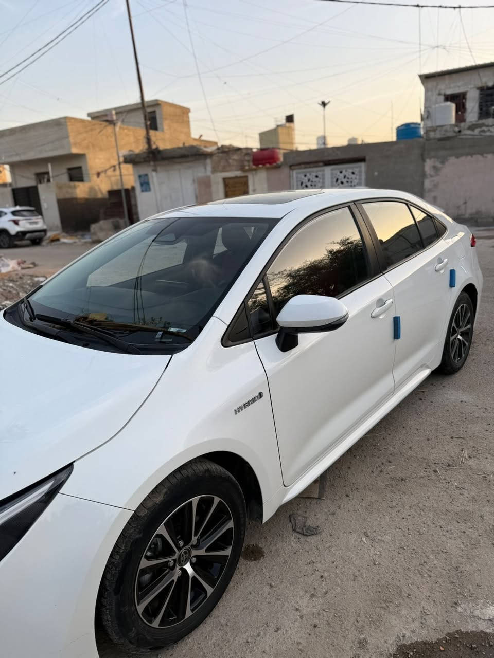 السلام عليكم كورله موديل 2024ماشيه 26 ومكفوله كلش نظيفه رقمها بغداد وعنواني بغداد شارع حيفه  رايدها 153ومبيها مجال قليل سياره مال بيت نضيفه تواصل على رقم غير متواجد بل فيس ***********‬
