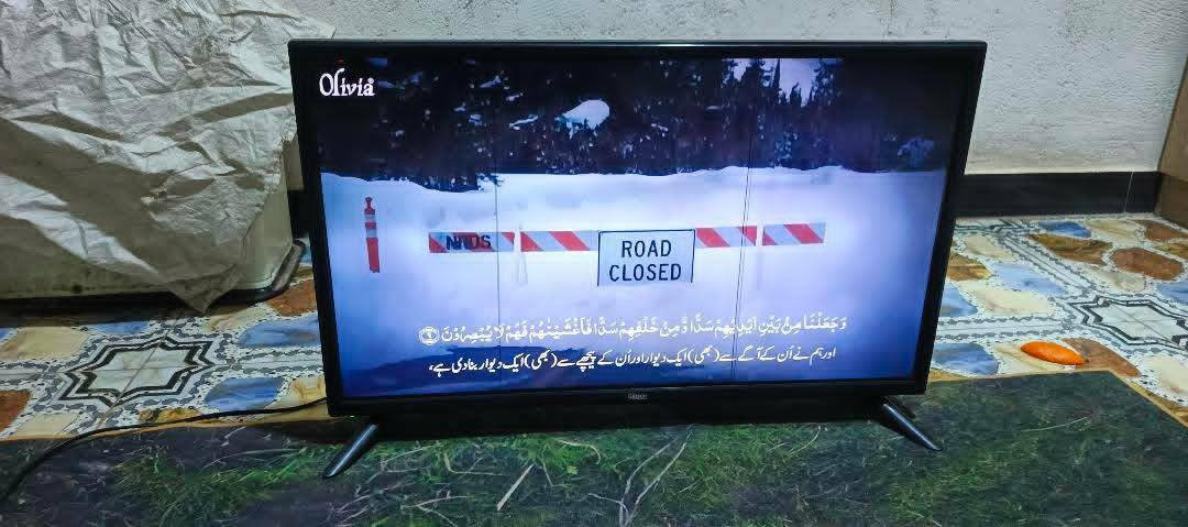 سلام عليكم بلازما حجم 32 انترنيت 
بيها بس هل خطين شوفت عينك كلشي ماعليها السعر 100 وبيها مجال عنوان بابل مشروع الامسيب قرب المعهد التقني ***********
