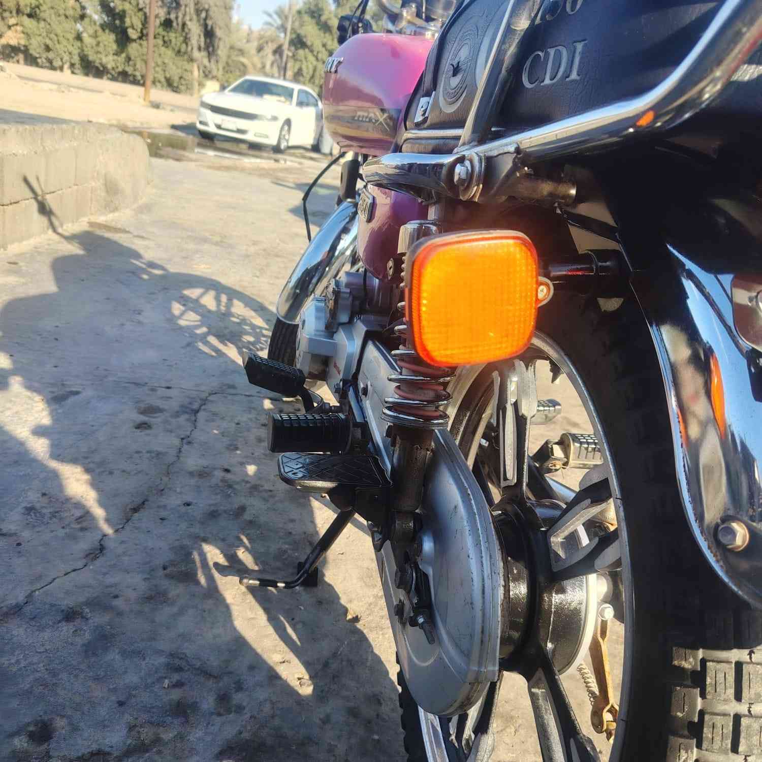 السلام عليكم دراجه موديل 23 ايراني اكف لك من سرقه وعشائر حلال وحرام. . دراجه ما مفتوح بها برغي نظيفه كله شغال سلف شغال هندر شغال دراجه ب 550 وبيها مجال فقط الشراي  هذا رقم تليفوني ***********
