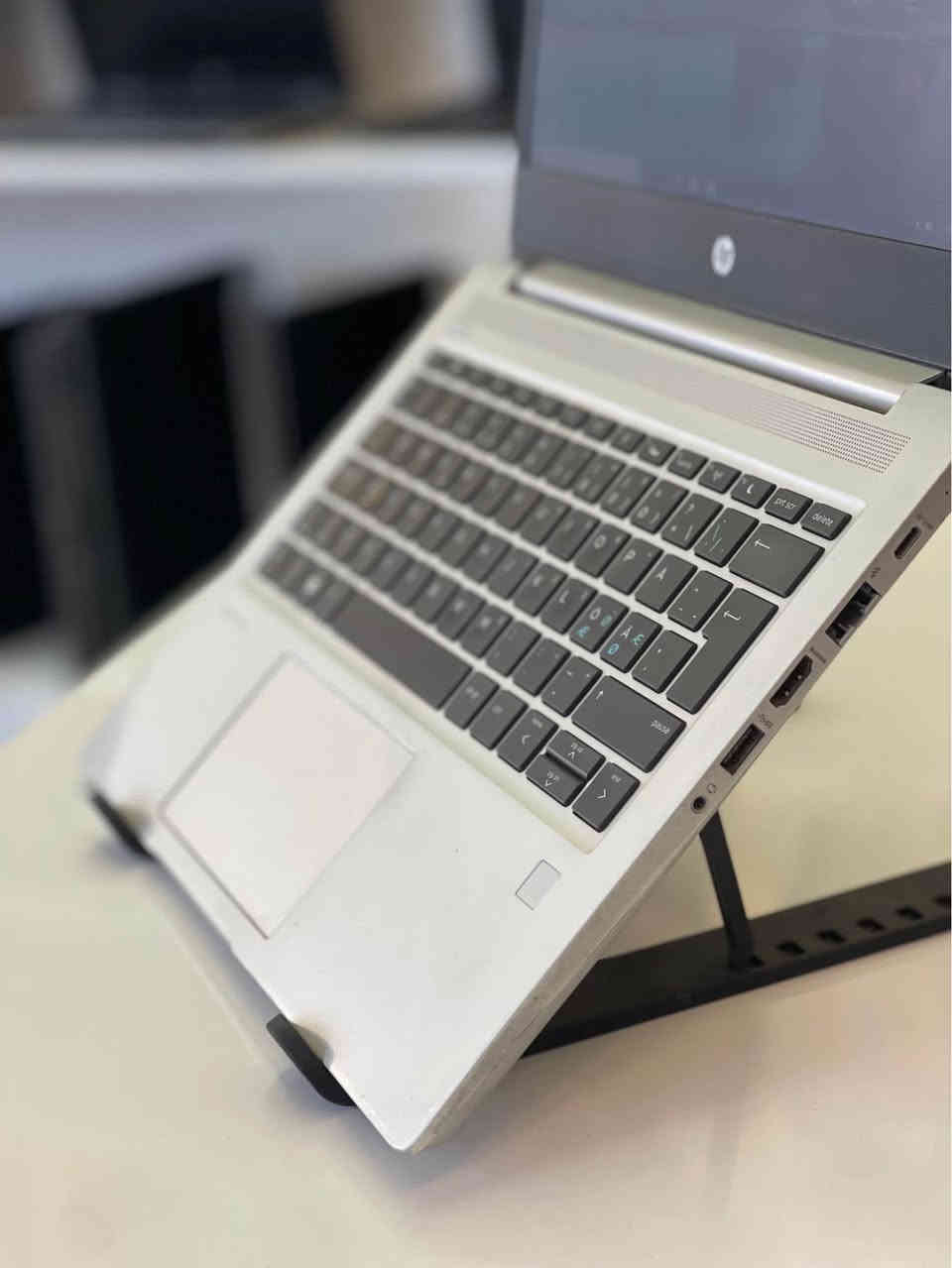 الجيل العاشر 🔥✅ فقط بسعر 169 الف 🔥

hp pro book

جCore i3 ✅

RAM8GB 

هارد بسعة 320 GB ✅

شاشة عالية الدقة بحجم 13.3🖥️

منفذ HDMI port 🎞️

منفذ VGA 📽️

منفذ usb  عدد 3

منفذ aux 

بطارية تدوم اكثر من ساعة  🔋

ملاحقات الجهاز شاحنة اصلية 🔌 + حقيبة 

نظافة الابتوب 99٪؜

العنوان الموصل الزهور دورة سيدة الجميلة  📍

مجاور  قهوة السرحان مكتب فوكس ستور  

يتوفر توصيل جميع محافظات العراق 🚚🚛🚚🚛

تفاصيل اكثر :☎️ ***********.☎️*********** موصل, نينوى
