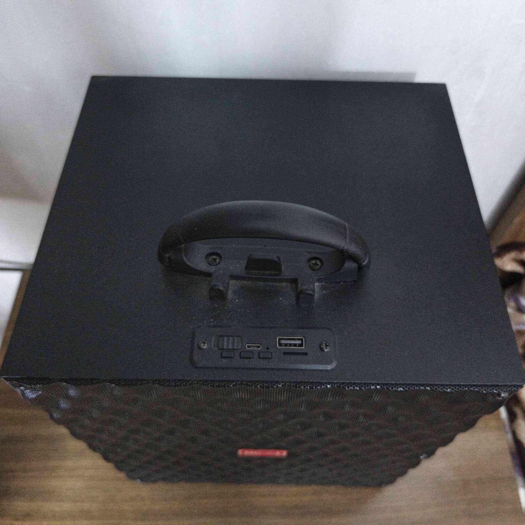 جهاز بلوتوث صوته معتدل ليس عالى
شحن تايبسي وفلاش و بلوتوث.. السعر 15الف


**إذا كنت صاحب هذا الإعلان وتريد حذفه لأي سبب، رجاءا أرسل رسالة إلى الدعم الفني**