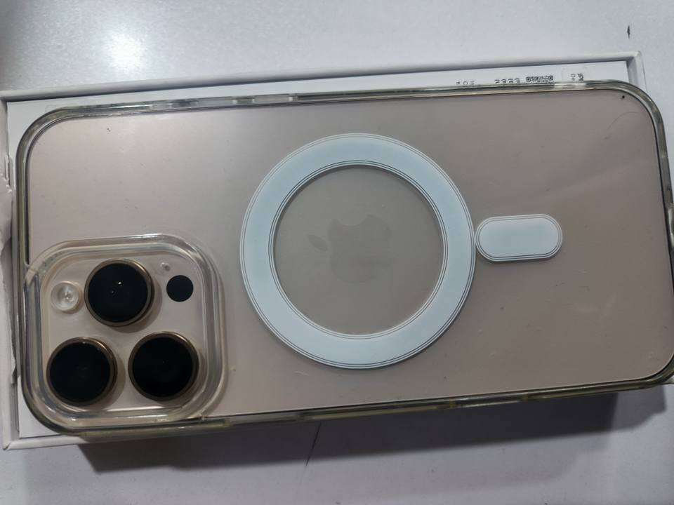 السلام عليكم ايفون 17 برو ماكس بطاريه 100 مشحون 200 مره شرق اوسط  اللون المميز بعده بالضمان الشهر الخامس يخلص 
نظافة 100٪ 
شرط الفحص اذا بي اي شي ولو زلغ تاخذه بلاش شرط ابد مامفتوح ولا اي خلل الحمد لله
.. 
العنوان ناصريه مركز 
للاستفسار /***********
