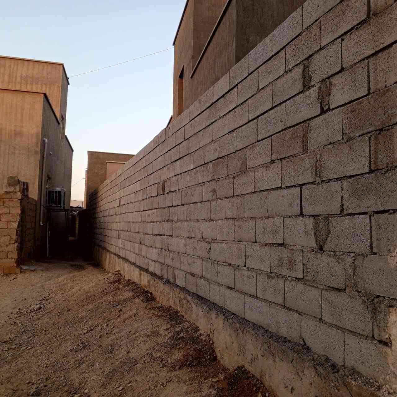 السلام عليكم خلفه بناء حجر وبلوك اشتغل داخل وخارج المنطقه تسليم مهندس ***********
