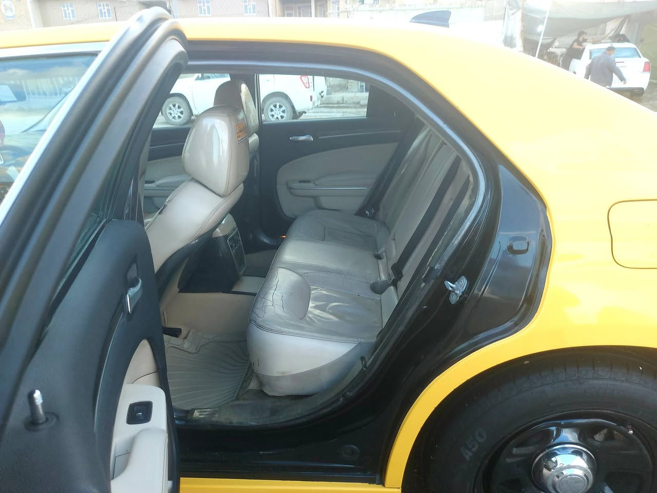 سلام عليكم  
اوبامه للبيع 16 ،20 مرمزه حداديه كير تايرات تبريد ج  اهزه سياره مابيه نقص  العنوان ذي قار الشطره السعر185 وبيه مجال/***********
