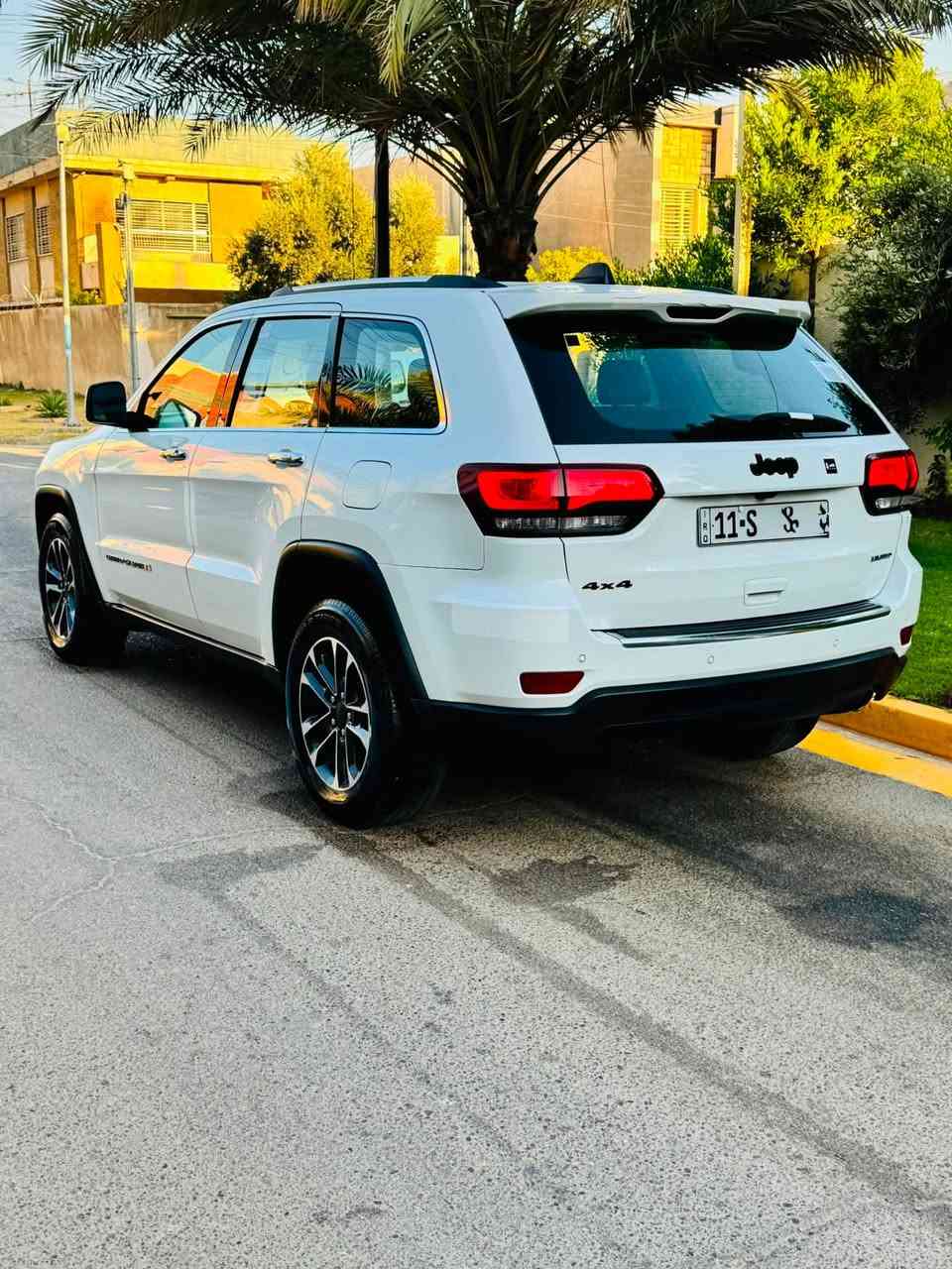 جيب2020 فول واحد على واحد باني رومه    4X4كشن حار بارد امامي خلفي رادار جانبي وخلفي وقف ذاتي مكينة كير صدر امامي خلفي تخم تاير كلة جديد مكينة 3600 حادث جاملق وبنيد سعر 195 وبيهة مجال بغداد زيونة تقاطع ملعب لشعب ***********
