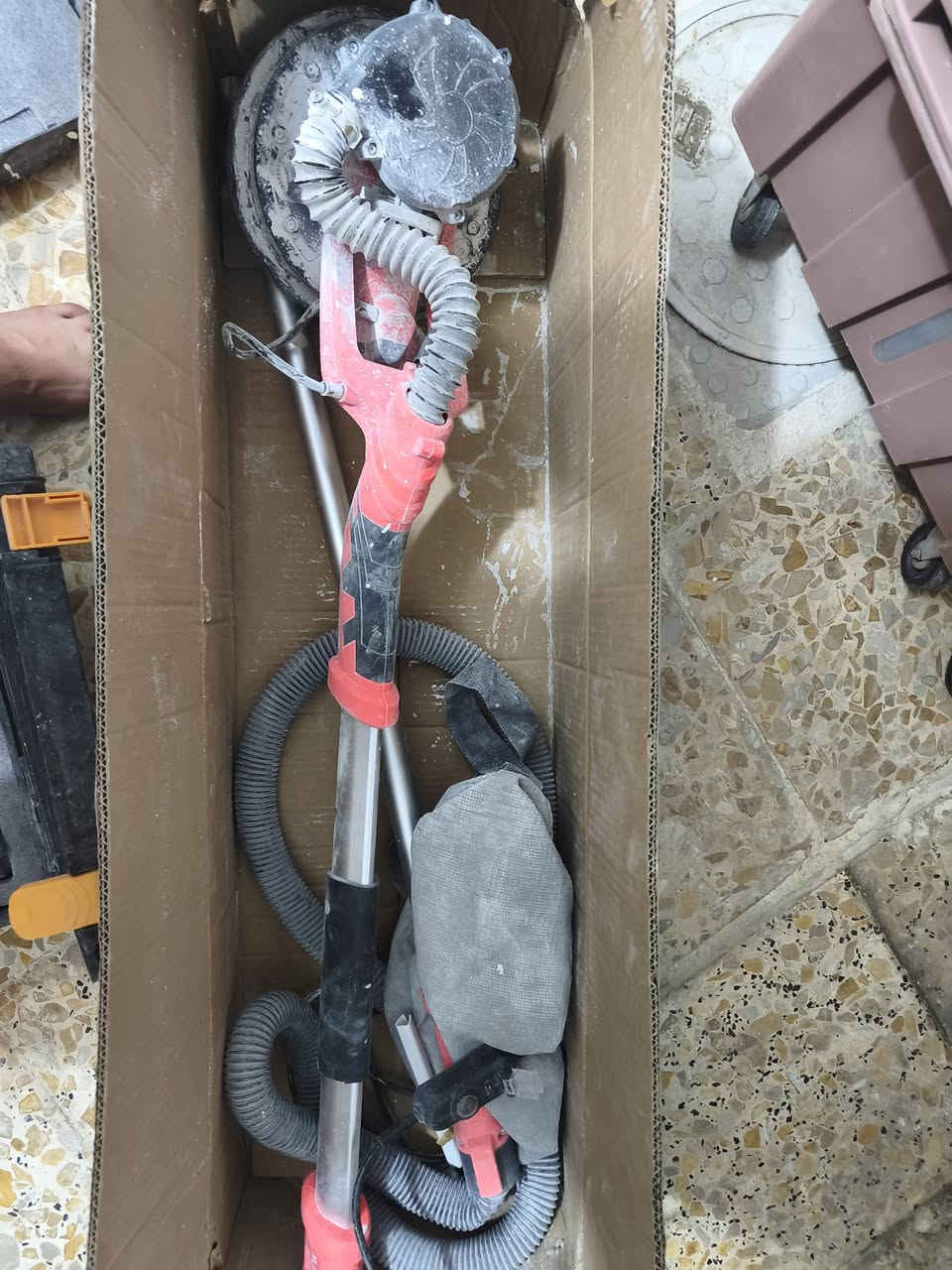 مكينه سنفره جديده بعدها بكارتونتها مابيها اي خلل او عطل ودريل وليزر كلهن كاملات غراضهن واي خلل مابيهن مكاني الشعب كلهن اريدهن ب١٥٠ قفل المو شراي ليدخل رجائا


**إذا كنت صاحب هذا الإعلان وتريد حذفه لأي سبب، رجاءا أرسل رسالة إلى الدعم الفني**