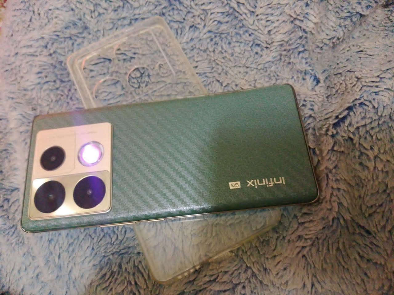 ‏جهاز انفنيكس نوت 40 برو بلاس  السعر١٦٠بي مجال
‏الذاكرة 256
‏الرام 24
‏المعالج G99التميد
‏الشاشة اموليد 120 هيرتز 
‏‏نضافه ١٠٠٪ستخدام شهر واحد
مكان ناصرية مركز


**إذا كنت صاحب هذا الإعلان وتريد حذفه لأي سبب، رجاءا أرسل رسالة إلى الدعم الفني**